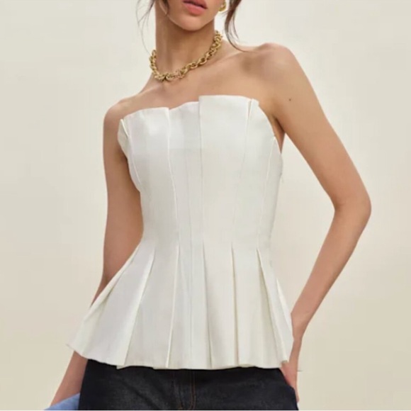 Reformation Tops - Reformation Ashlyn Top